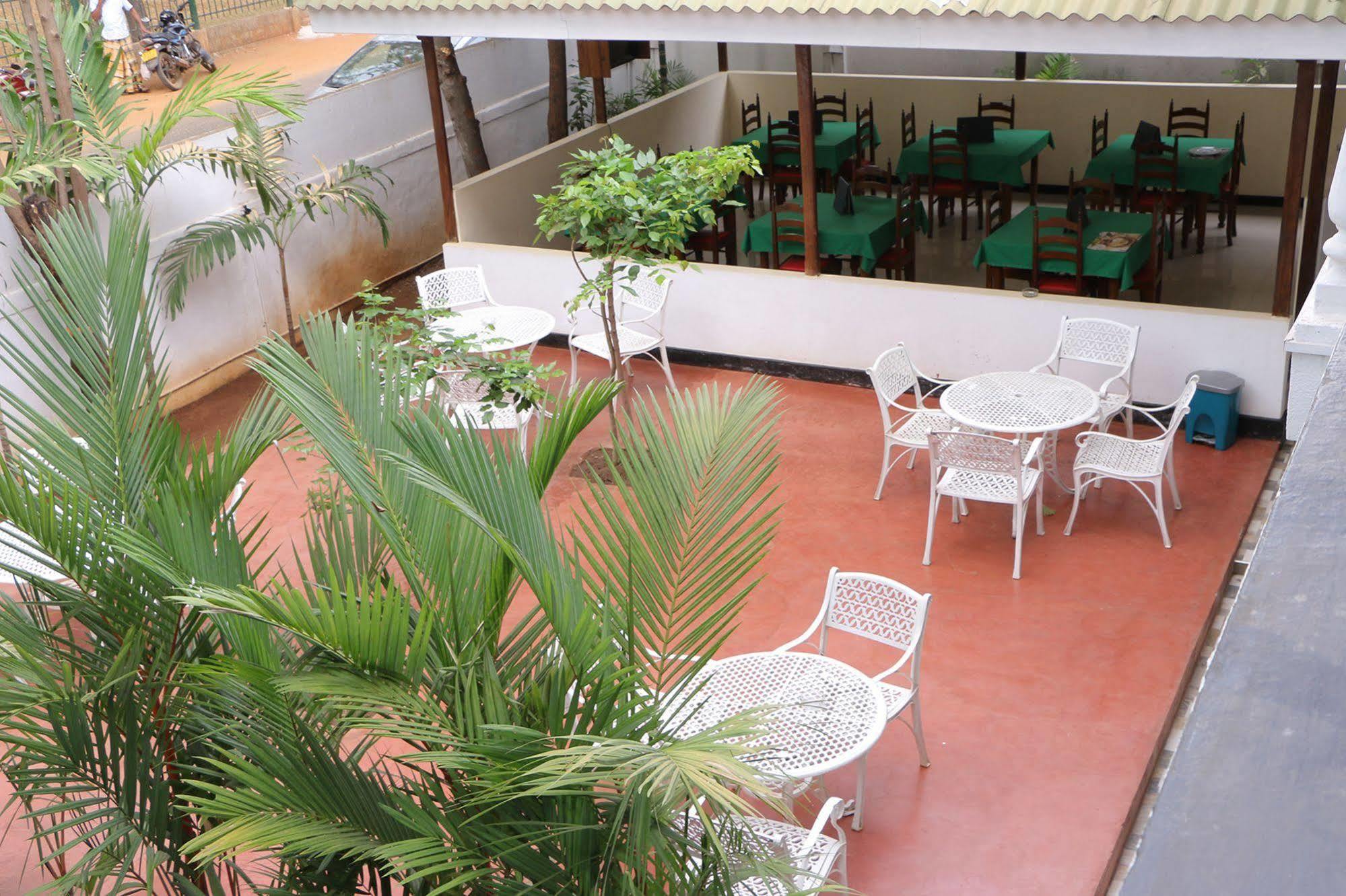 French Garden Tourist Rest Hotell Anuradhapura Exteriör bild